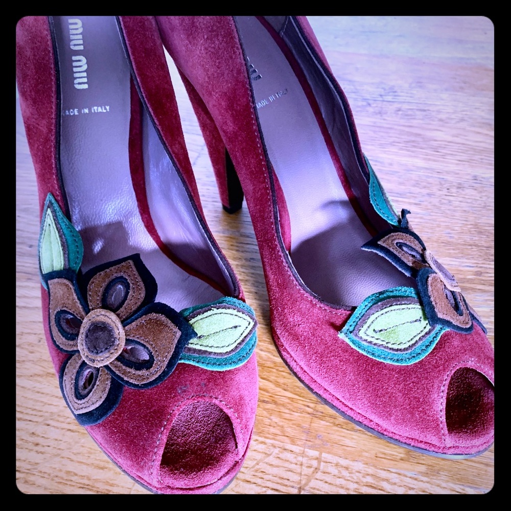 👀 Authentic Miu Miu Peep Toe Pumps 👠